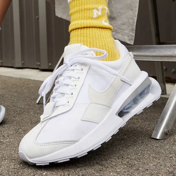 Nike Air Max Pre Day - Picture 2 of 10